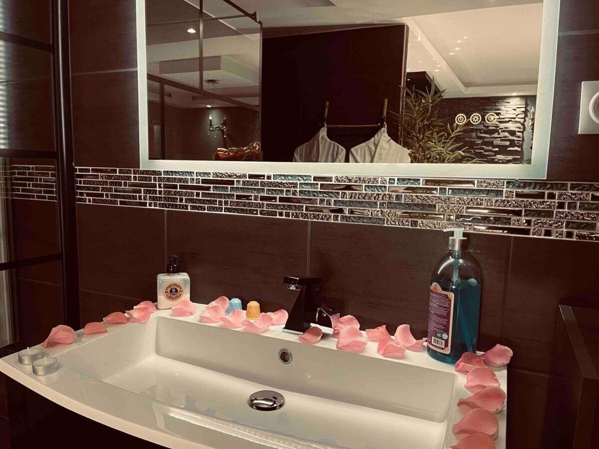 O Venus Spa Sin-le-Noble Экстерьер фото